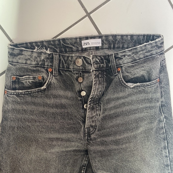 Dark wash Zara jeans - Picture 2 of 4